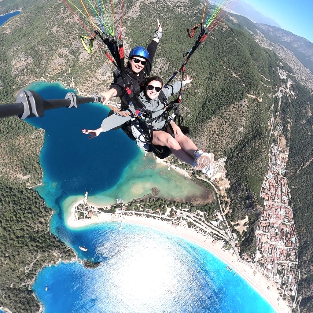 fethiye-yamac-parasutu-kadin-pilot-bediha